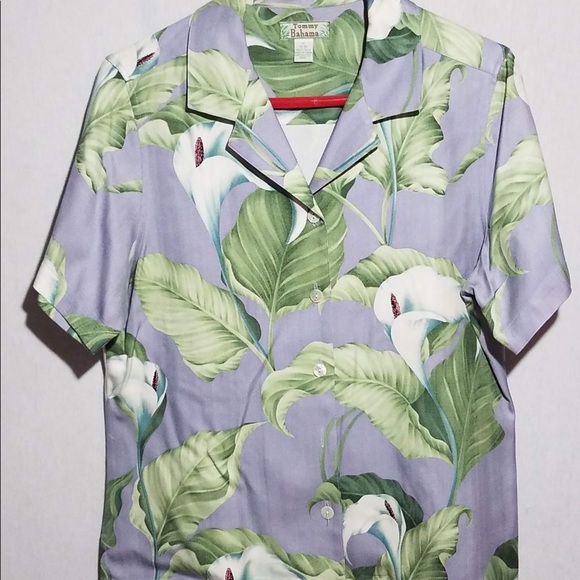Tommy Bahama Tops - Tommy Bahama 100% Silk Button Down floral top Tommy Bahama Tops - Tommy Bahama 100% Silk Button Down floral top
